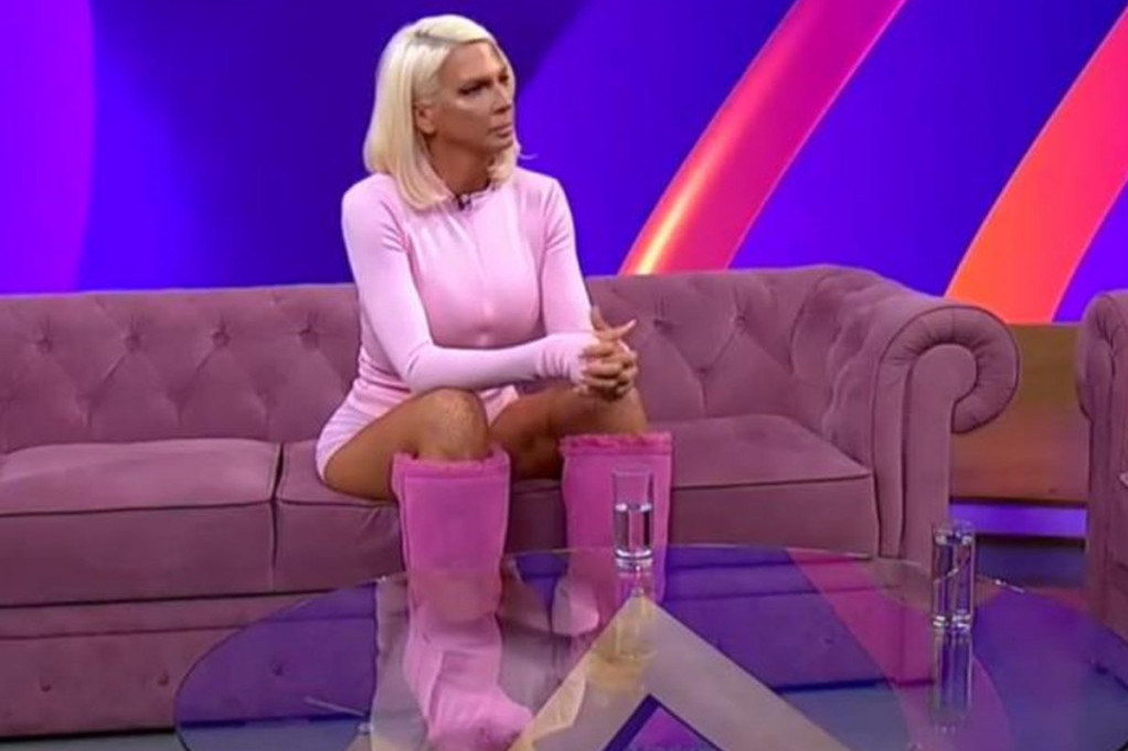Jelena Karleuša surovo o bivšem mužu: Saopštenje o kom pričate nije napisao Duško, nego... Jelena Karleuša surovo o bivšem mužu: Saopštenje o kom pričate nije napisao Duško, nego...