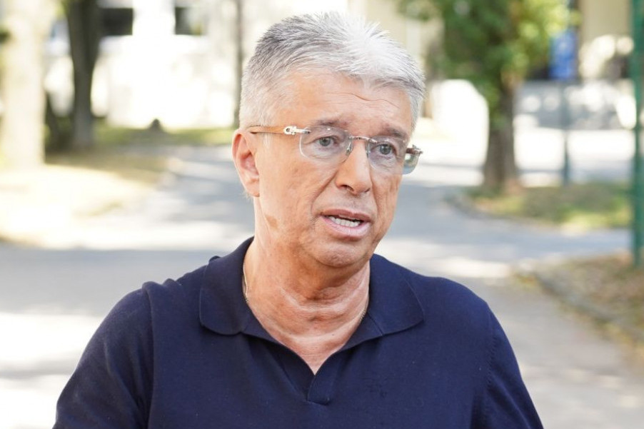 Po poslednjoj želji evo gde će biti sahranjen Saša Popović: Poznat i datum (FOTO) Po poslednjoj želji evo gde će biti sahranjen Saša Popović: Poznat i datum (FOTO)