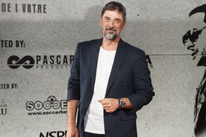 Uz Vojina Ćetkovića na premijeri ONA - prelepa i elegantna, od Slobode ni traga ni glasa (Foto) Uz Vojina Ćetkovića na premijeri ONA - prelepa i elegantna, od Slobode ni traga ni glasa (Foto)