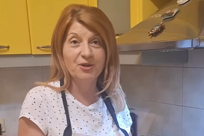 Kad cela kuća zamiriše na pečene paprike: Ručak Biljane Jevtić od samo 3 sastojka gotov za tili čas Kad cela kuća zamiriše na pečene paprike: Ručak Biljane Jevtić od samo 3 sastojka gotov za tili čas