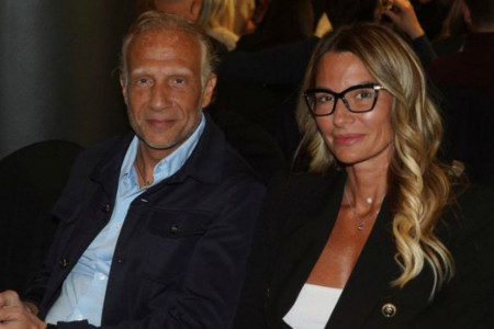 Kalinić otkrio, Sandra tu nije mogla ništa: Ovo je žena koju volim najduže (FOTO) Kalinić otkrio, Sandra tu nije mogla ništa: Ovo je žena koju volim najduže (FOTO)