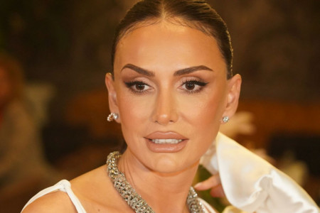 OVA PRELEPA devojka je kućna pomoćnica Emine Jahović: Jaman i Javuz je obožavaju (FOTO)
