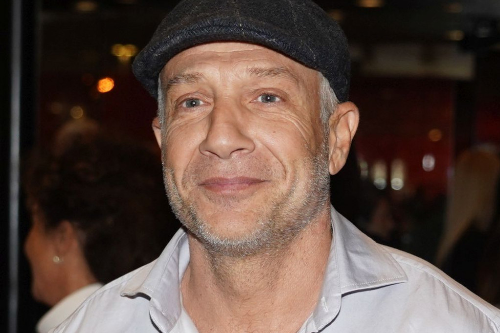 Milan Kalinić uslikan sa udatom koleginicom, ceo Beograd gledao u njih Milan Kalinić uslikan sa udatom koleginicom, ceo Beograd gledao u njih