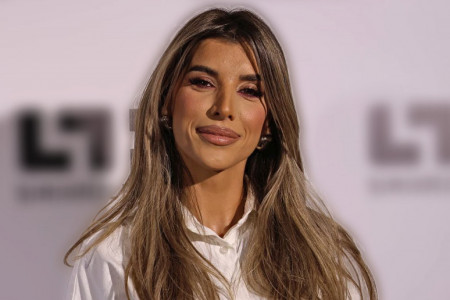 Jovana Pajić u najluđim patikama koje ste videli: Pogledajte samo kako ih kombinuje (FOTO) Jovana Pajić u najluđim patikama koje ste videli: Pogledajte samo kako ih kombinuje (FOTO)