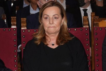Potres u porodici Ane Bekute: Pevačica preduzela drastične mere protiv sina Igora Potres u porodici Ane Bekute: Pevačica preduzela drastične mere protiv sina Igora