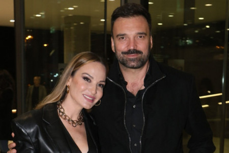 Obožavate kako peva, a niste znali da je OVAJ muzičar brat Jelene Tomašević: Evo kakav odnos ima sa Ivanom Bosiljčićem Obožavate kako peva, a niste znali da je OVAJ muzičar brat Jelene Tomašević: Evo kakav odnos ima sa Ivanom Bosiljčićem