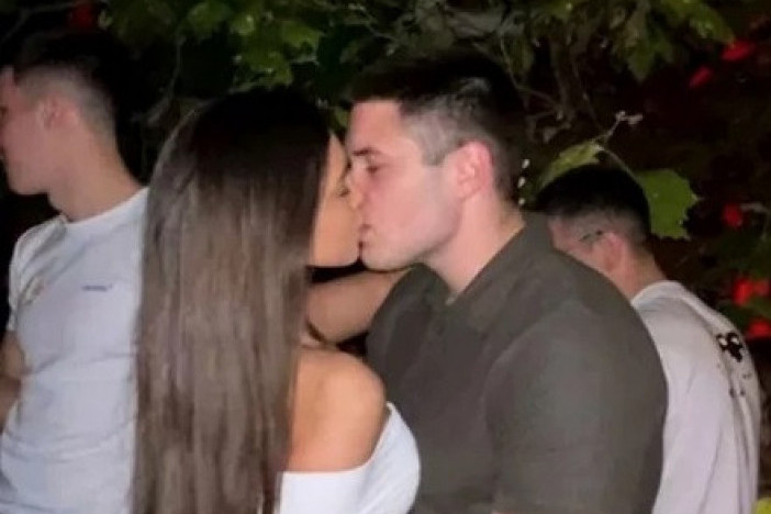 Đina Džinović blistala na venčanju (FOTO) Đina Džinović blistala na venčanju (FOTO)