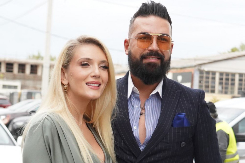 Ovo je naš najlepši trenutak: Nikolina se emotivnim rečima obratila Saši Kaporu Ovo je naš najlepši trenutak: Nikolina se emotivnim rečima obratila Saši Kaporu