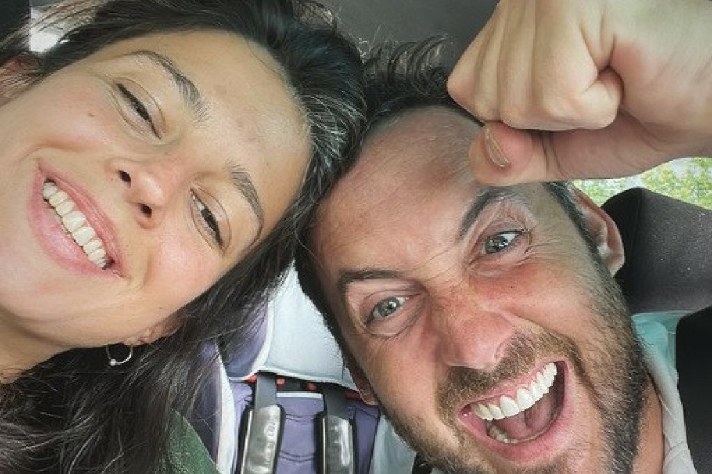 Petar Strugar sa Ninom Nešković kupio luks imanje sa ergelom, a evo gde mu žive bivša supruga i sin (FOTO) Petar Strugar sa Ninom Nešković kupio luks imanje sa ergelom, a evo gde mu žive bivša supruga i sin (FOTO)