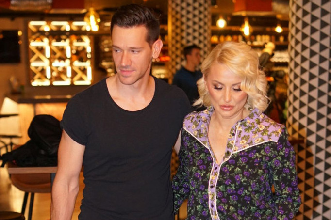 Raša mi uzima sve pare: Goca otvorila dušu posle 9 godina braka Raša mi uzima sve pare: Goca otvorila dušu posle 9 godina braka