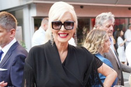 Prvi put posle toliko godina, Olivera Kovačević pokazala rođenog brata: Upoznajte Mileta (foto) Prvi put posle toliko godina, Olivera Kovačević pokazala rođenog brata: Upoznajte Mileta (foto)