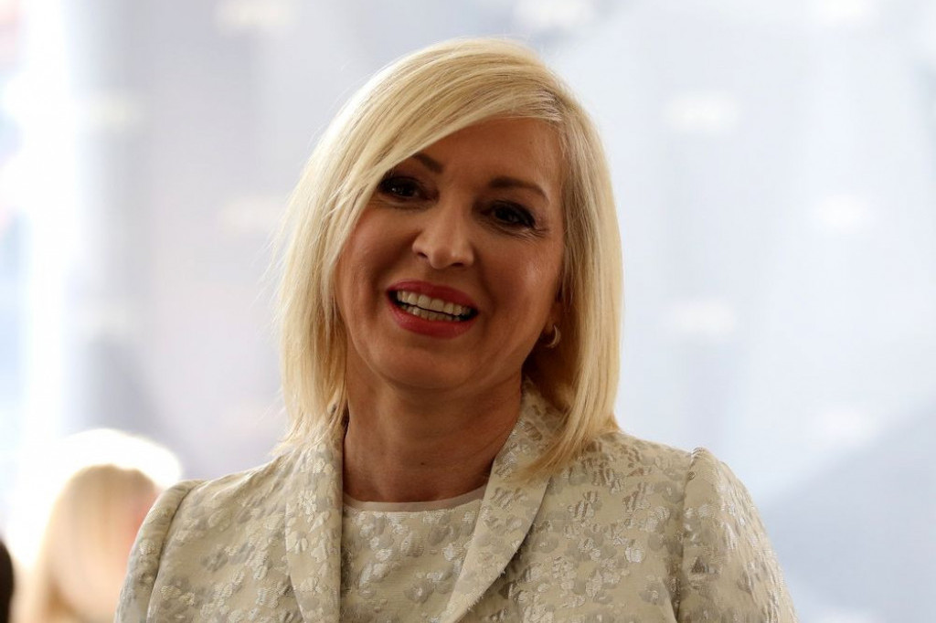 Olivera Kovačević slike venčanja podelila s javnošću: Venčanica je kao iz bajke Olivera Kovačević slike venčanja podelila s javnošću: Venčanica je kao iz bajke