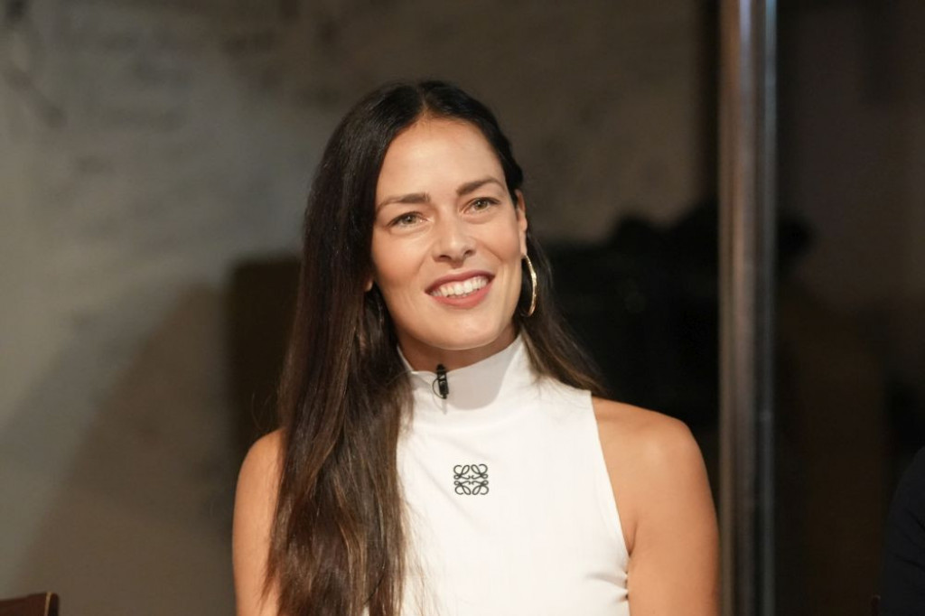 Mladalačke, trendi i ističu struk: Ana Ivanović nosi farmerke koje su vodeći trend proleća Mladalačke, trendi i ističu struk: Ana Ivanović nosi farmerke koje su vodeći trend proleća