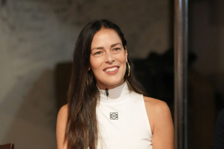 Mladalačke, trendi i ističu struk: Ana Ivanović nosi farmerke koje su vodeći trend proleća Mladalačke, trendi i ističu struk: Ana Ivanović nosi farmerke koje su vodeći trend proleća