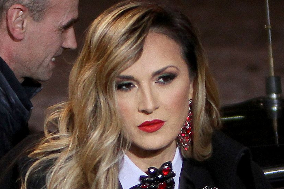 Mnogo je teško! Aleksandra Radović pogođena tragedijom u Novom Sadu Mnogo je teško! Aleksandra Radović pogođena tragedijom u Novom Sadu