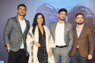 Elena Karaman slavi 54. rođendan! Dirljiva poruka sina Simona raznežila sve: Anđeo je preslaba reč...