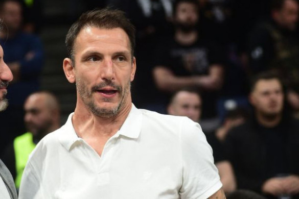 Sinoć je ceo Beograd gledao u Danila Ikodinovića: Od Maje ni traga Sinoć je ceo Beograd gledao u Danila Ikodinovića: Od Maje ni traga