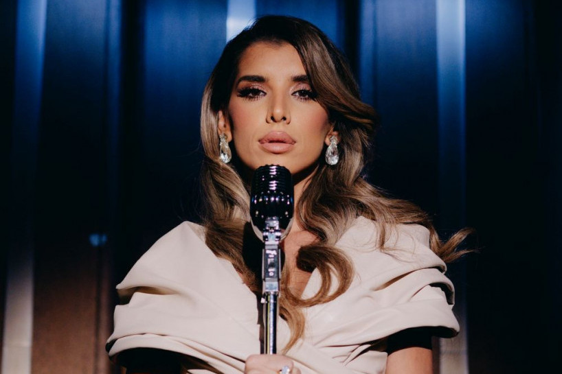Da li su ovo cipele ili čarape: Jovana Pajić pomera modne granice (FOTO) Da li su ovo cipele ili čarape: Jovana Pajić pomera modne granice (FOTO)