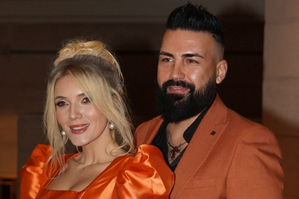 Zar je moguće da je toliko stariji?  Razlika u godinama između Nikole Kovač i Saše Kapora ne smatra se idealnom Zar je moguće da je toliko stariji?  Razlika u godinama između Nikole Kovač i Saše Kapora ne smatra se idealnom