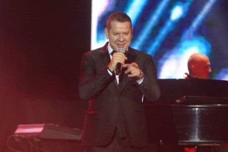 Supruga Milica blistala u publici, ali Georgiev svoju najpoznatiju pesmu posvetio drugoj dami
