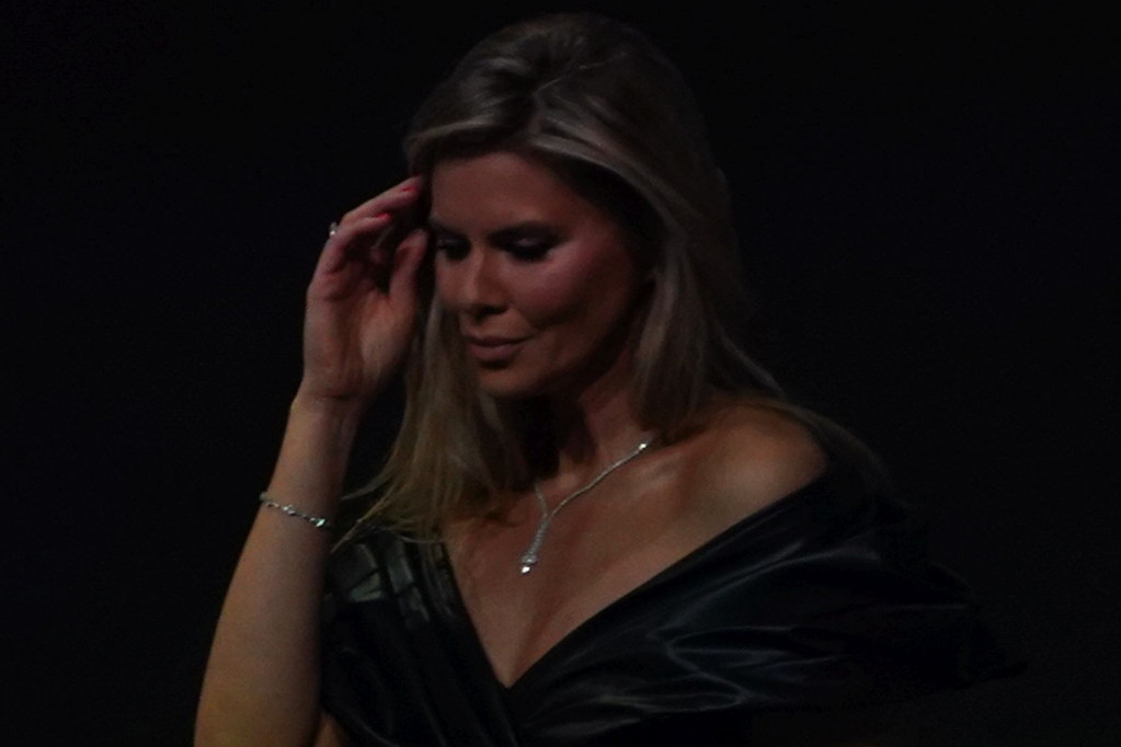 Tek što se saznalo da je Melina u ljubavi sa milionerom stiže loša vest iz Monte Karla Tek što se saznalo da je Melina u ljubavi sa milionerom stiže loša vest iz Monte Karla