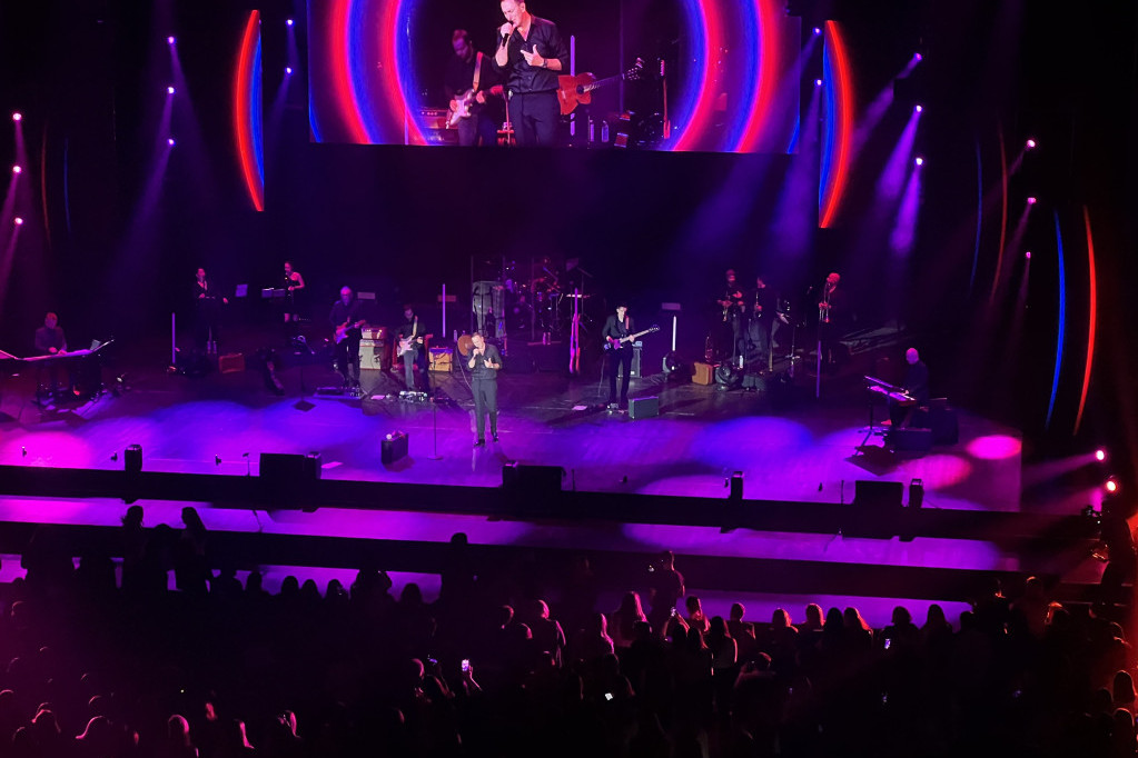 Magično veče u Sava centru: Sergej Ćetković započeo koncert kojim slavi dvadeset pet godina karijere Magično veče u Sava centru: Sergej Ćetković započeo koncert kojim slavi dvadeset pet godina karijere