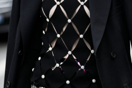 Suknja koja je ključni komad zime: Dodaje glam efekat i u najobičniju kombinaciju Suknja koja je ključni komad zime: Dodaje glam efekat i u najobičniju kombinaciju