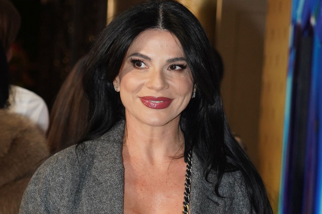 Kao iz časopisa o uređenju enterijera: Aleksandra Jeftanović pokazala dnevni boravak, kakav nema niko u Srbiji Kao iz časopisa o uređenju enterijera: Aleksandra Jeftanović pokazala dnevni boravak, kakav nema niko u Srbiji