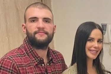 Kod Cece ništa nije radio, ali otkako ga je Bogdana uzela pod svoje Veljko na sebe preuzeo čak i ženske poslove Kod Cece ništa nije radio, ali otkako ga je Bogdana uzela pod svoje Veljko na sebe preuzeo čak i ženske poslove