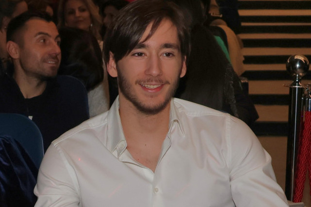 Kan Džinović ne krije koliko je zaljubljen: Ova lepotica ublažila mu je bol zbog sukoba s majkom Melinom Kan Džinović ne krije koliko je zaljubljen: Ova lepotica ublažila mu je bol zbog sukoba s majkom Melinom