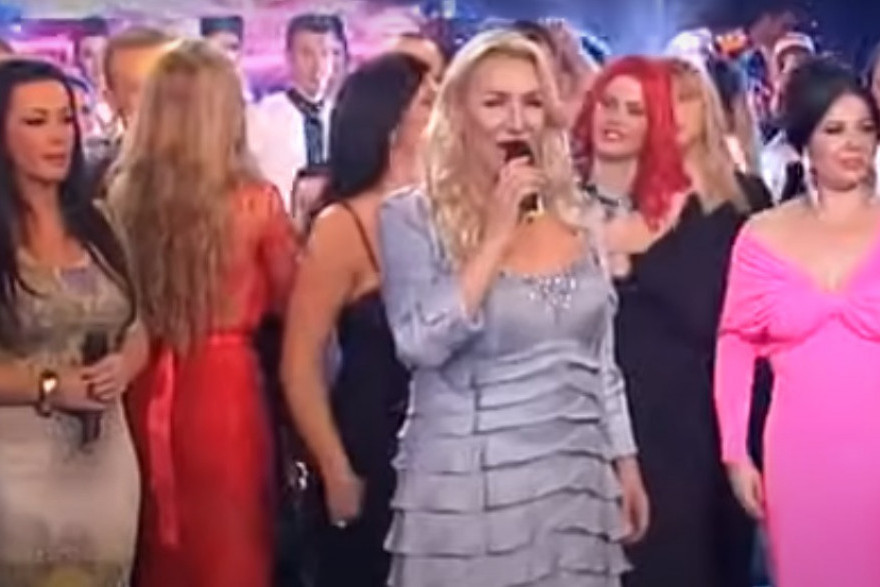 Neko nema nijednu, a evo koje pevačice imaju po dve penzije (FOTO) Neko nema nijednu, a evo koje pevačice imaju po dve penzije (FOTO)