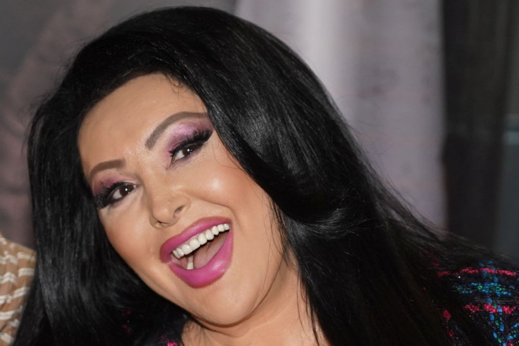 Dragana Mirković nikad direktnija: Neka čuje, nek' mu se plače... Dragana Mirković nikad direktnija: Neka čuje, nek' mu se plače...