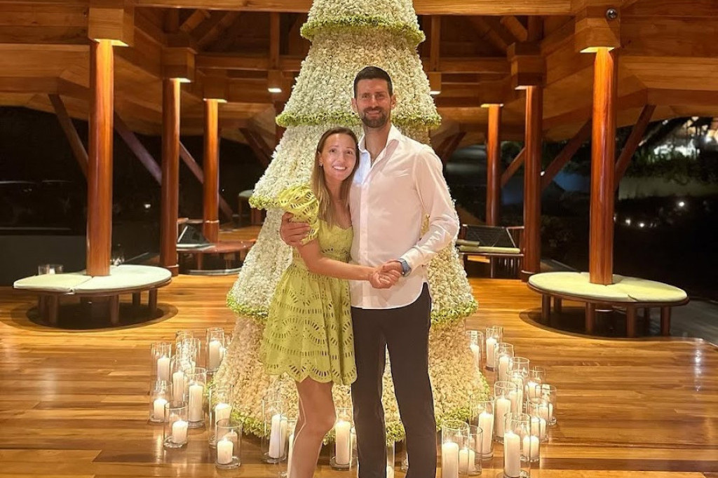 Božićna čestitka Novaka i Jelene stiže sa egzotične destinacije: Stefan i Tara svima poželeli jedno Božićna čestitka Novaka i Jelene stiže sa egzotične destinacije: Stefan i Tara svima poželeli jedno
