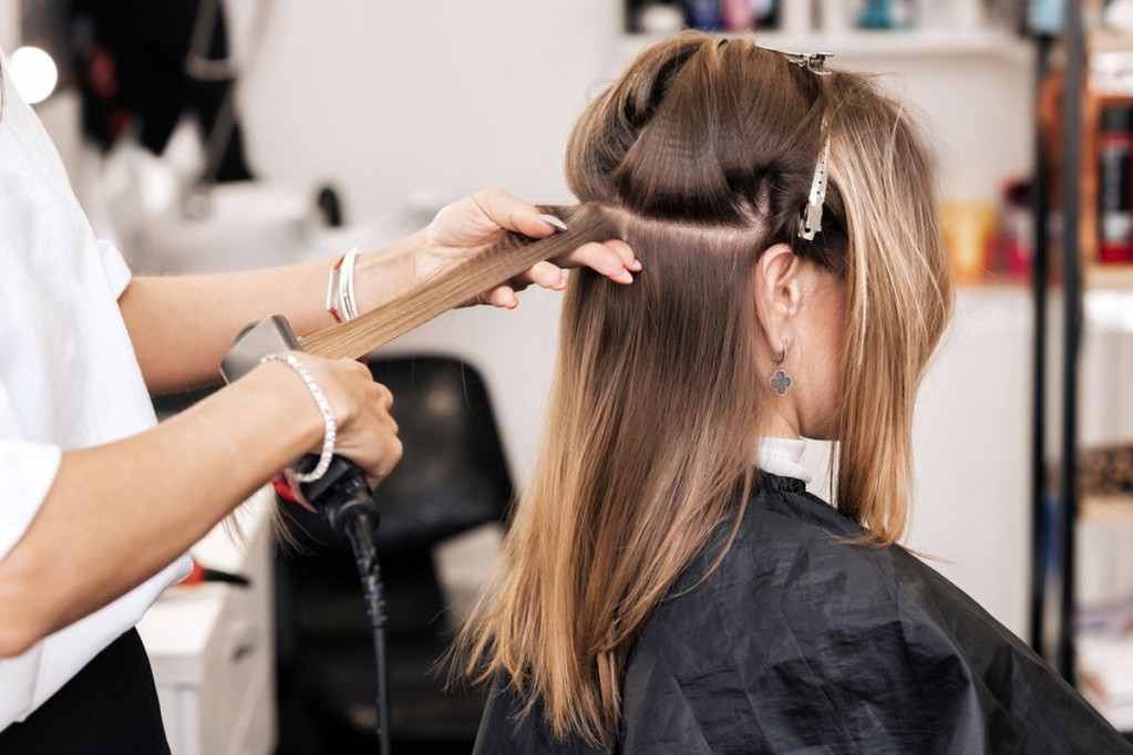 Frizura koja pristaje baš svima, od ravne preko talasaste do kovrdžave kose Frizura koja pristaje baš svima, od ravne preko talasaste do kovrdžave kose