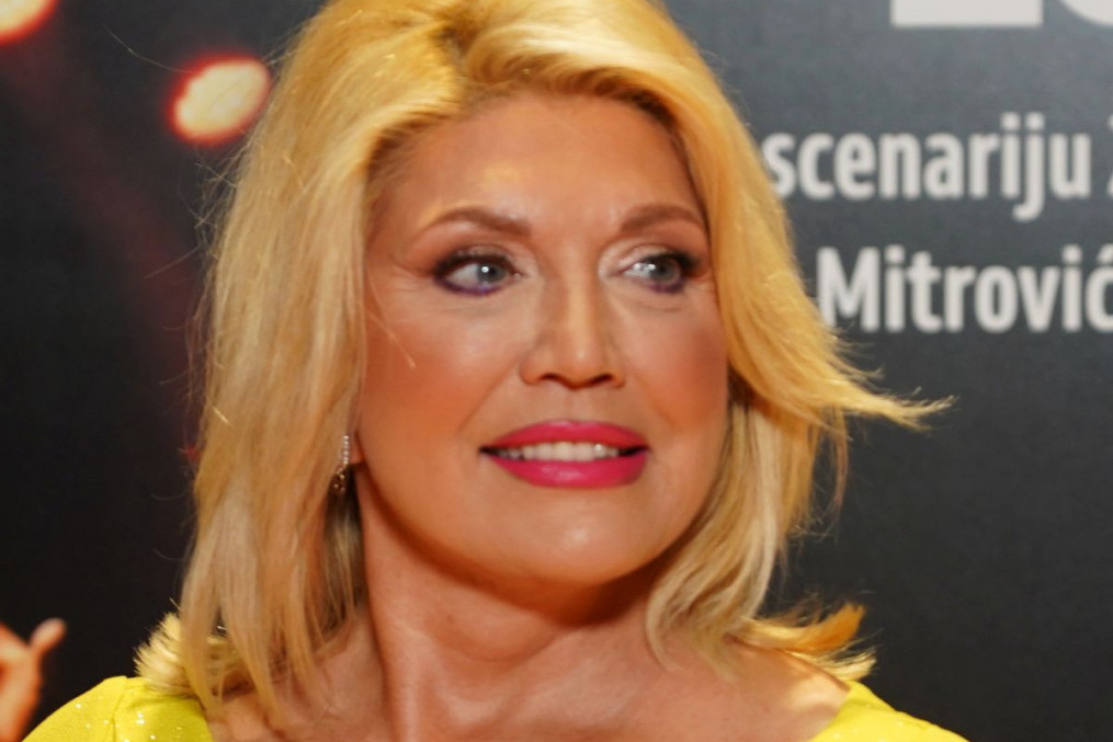 Fileri više ne pomažu: Suzana Mančić operisana, podmladila se 20 godina Fileri više ne pomažu: Suzana Mančić operisana, podmladila se 20 godina