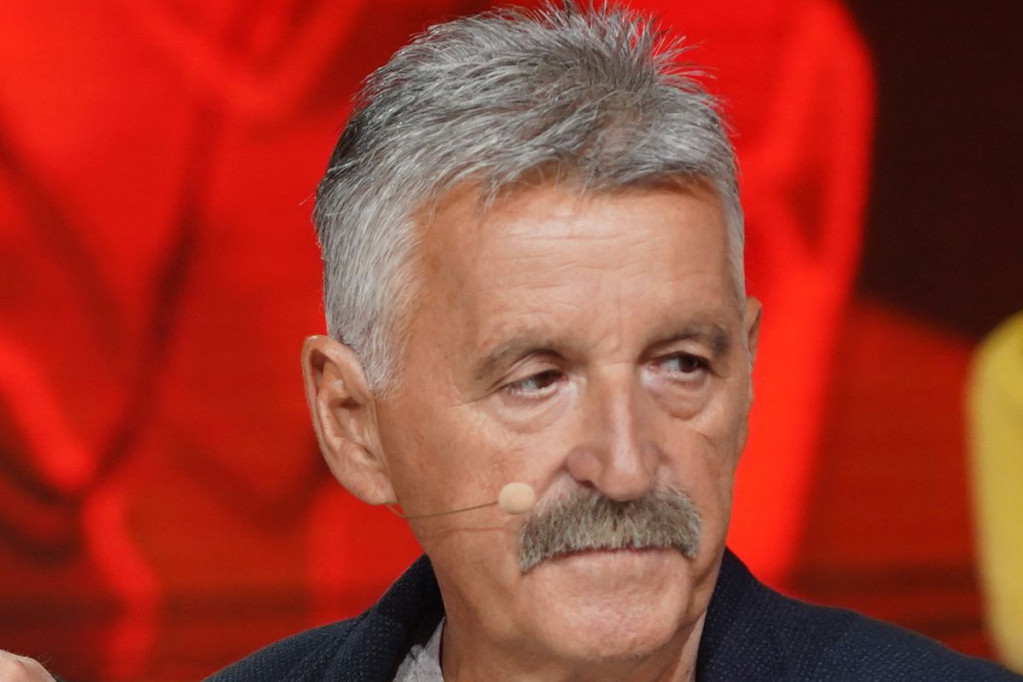 Bosanac otkrio šta će biti sa Zvezdama Granda: To je odluka Saše Popovića Bosanac otkrio šta će biti sa Zvezdama Granda: To je odluka Saše Popovića