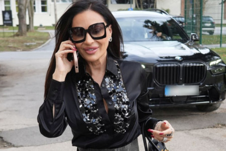 Ceca nosi najmodernije cipele za proleće: Izgledaju fenomenalno, ali imaju ogromnu manu Ceca nosi najmodernije cipele za proleće: Izgledaju fenomenalno, ali imaju ogromnu manu