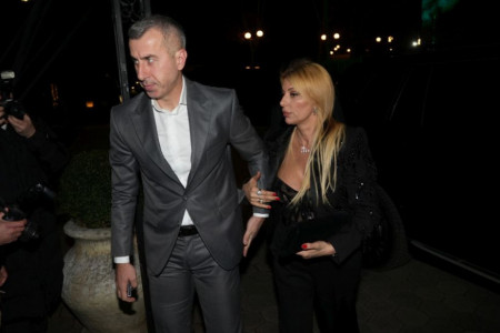 Apsolutni trend: Lidija Ocokoljić u jednostavnom odelu, ali jedan odevni predmet pun pogodak Apsolutni trend: Lidija Ocokoljić u jednostavnom odelu, ali jedan odevni predmet pun pogodak