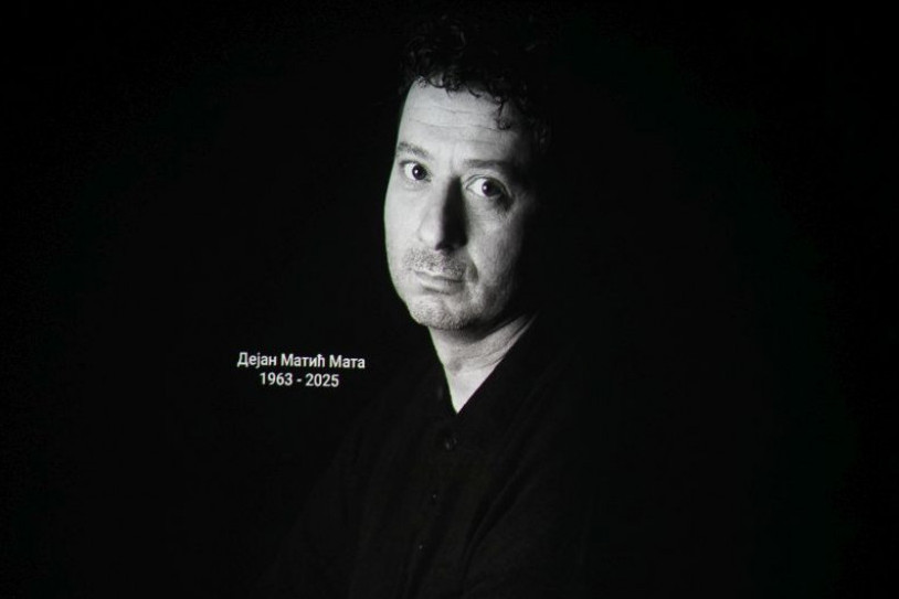 Sin i supruga neutešni, kumovi Gagi i Branka uz njih: Sahranjen glumac Dejan Matić Sin i supruga neutešni, kumovi Gagi i Branka uz njih: Sahranjen glumac Dejan Matić