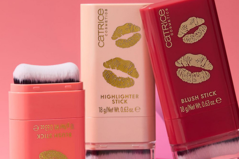 GLOW WITH LOVE THIS VALENTINE’S DAY! GLOW WITH LOVE THIS VALENTINE’S DAY!