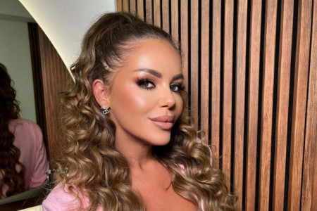 Nataša Rodić uradila korekciju na licu: Pogledajte kako sada izgleda (FOTO) Nataša Rodić uradila korekciju na licu: Pogledajte kako sada izgleda (FOTO)