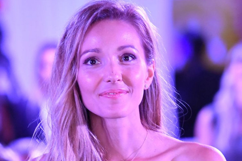 Bež oversize sako i efektne cipele koje su ukrale pažnju na Nedelji mode u Parizu: Jelena Đoković u društvu creme de la creme FOTO Bež oversize sako i efektne cipele koje su ukrale pažnju na Nedelji mode u Parizu: Jelena Đoković u društvu creme de la creme FOTO