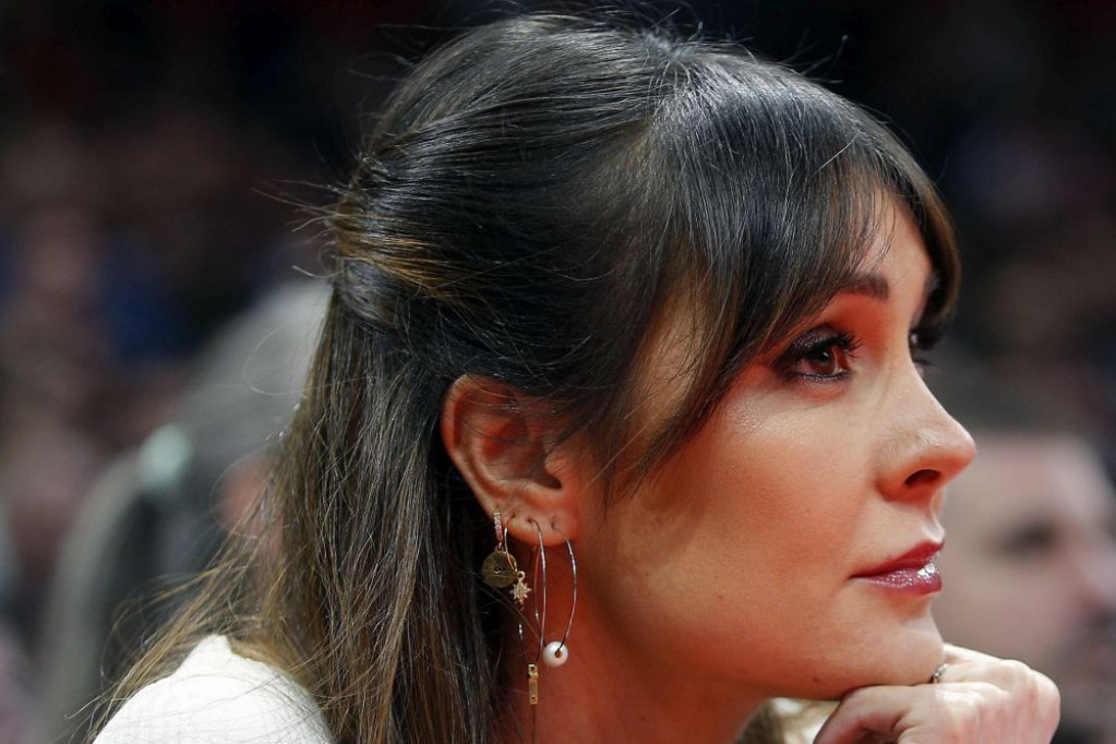 Dragana Mićalović se oglasila potpuno nema od bola: Zbogom osmehu najlepši... Dragana Mićalović se oglasila potpuno nema od bola: Zbogom osmehu najlepši...
