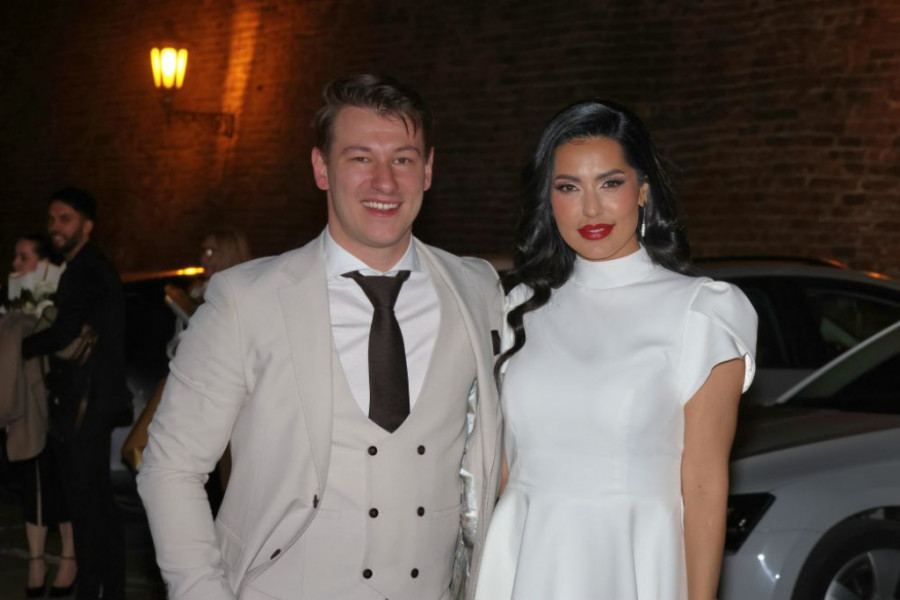 Tanji Savić stigao rođendanski poklon od posebne osobe, Muki ostao bez reči Tanji Savić stigao rođendanski poklon od posebne osobe, Muki ostao bez reči