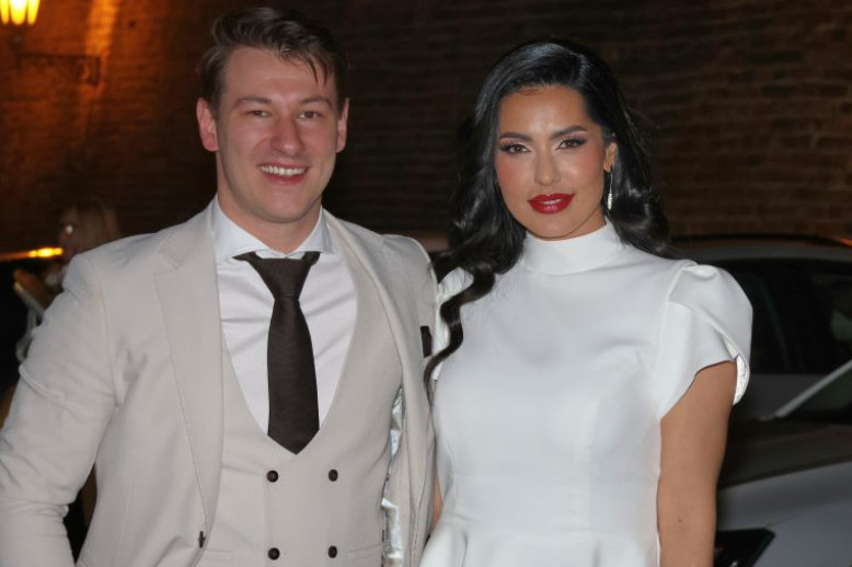 Konačno! Verila se Tanja Savić, evo kako ju je Muki zaprosio Konačno! Verila se Tanja Savić, evo kako ju je Muki zaprosio