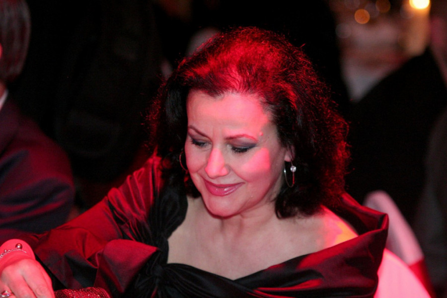 Za njom maštali svi Jugosloveni: Nakon razvoda braka Snežana Savić donela odluku koja je mnoge iznenadila Za njom maštali svi Jugosloveni: Nakon razvoda braka Snežana Savić donela odluku koja je mnoge iznenadila