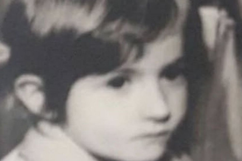 Devojčicu sa slike stalno gledate na TV-u: Mislila da je gubitak roditelja najbolniji, nije ni slutila kakva bol je čeka Devojčicu sa slike stalno gledate na TV-u: Mislila da je gubitak roditelja najbolniji, nije ni slutila kakva bol je čeka