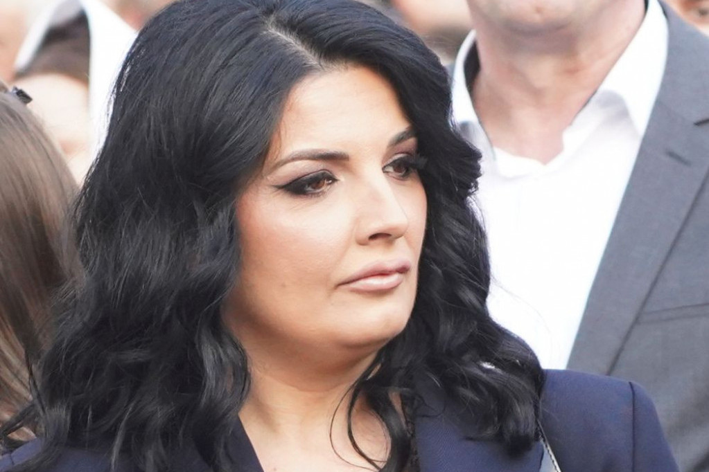 Danas je završeno jedno poglavlje života: Milena Popović mu se obratila, emocije su prejake Danas je završeno jedno poglavlje života: Milena Popović mu se obratila, emocije su prejake