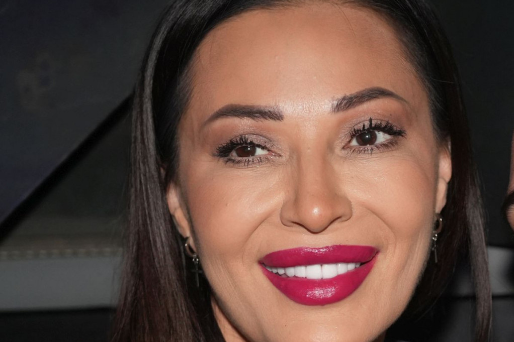 Ceca se oglasila na dan koji joj je promenio život iz korena: Veza koja je večna i neraskidiva Ceca se oglasila na dan koji joj je promenio život iz korena: Veza koja je večna i neraskidiva