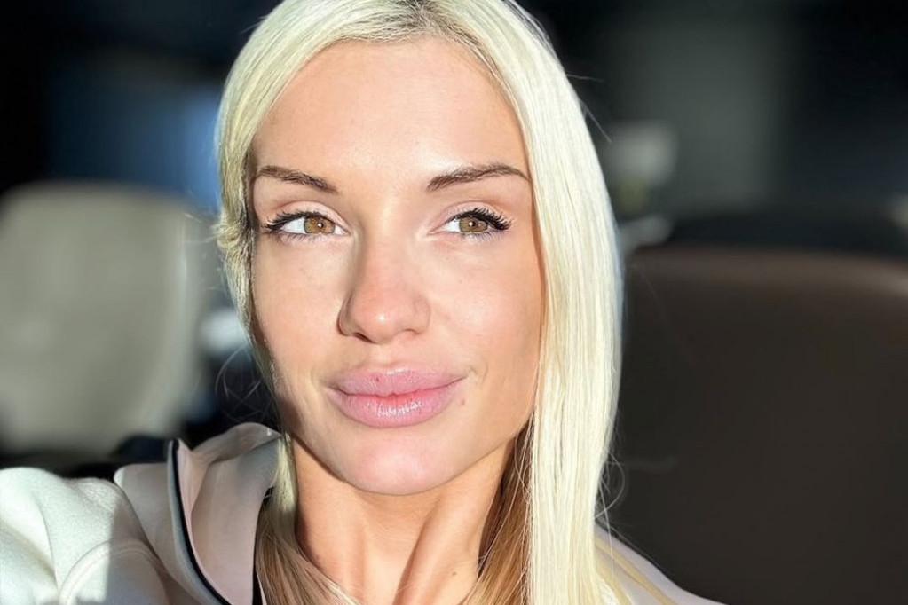 15 godina stariji košarkaš ostvario joj životni san:  Ovako Anja Mit izgleda u devetom mesecu trudnoće FOTO